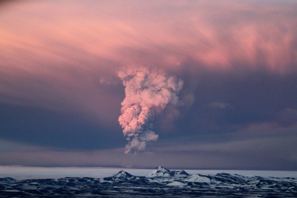 Volcanic Eruption in Iceland May 2011 - Photo by Jon Gustafsson